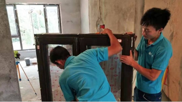 金堂木為南京蘇寧鐘山朝陽(yáng)府用戶提供鋁包木門窗案例